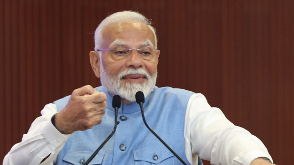 PM Modi will to be launched 29 400 crore projects in Mumbai Know details