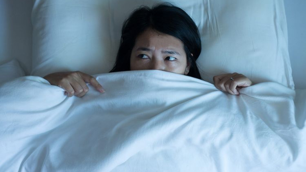 Never keep these five things in your room while sleeping according to vastu shastra