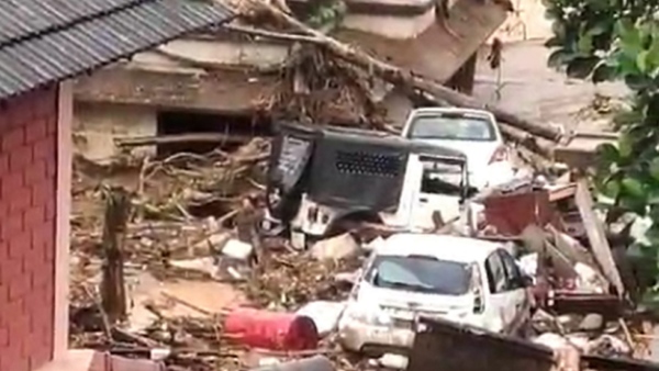 Wayanad landslides updates Death toll reaches 89 Kerala announced 2 days state mourning