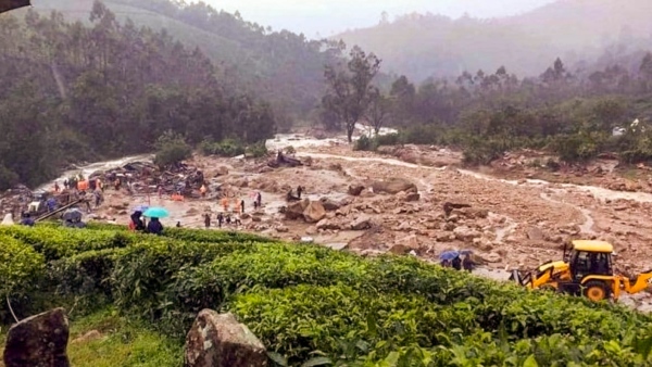 Wayanad landslides 47 killed hundreds feared trapped rescue operations updates