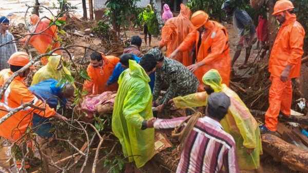 Wayanad landslides updates Death toll reaches 89 Kerala announced 2 days state mourning