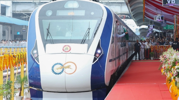 Allowance for additional stopping of Vande Bharat Express Train at Yadagiri station