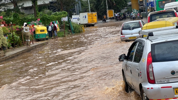 Bengaluru Faced Heavy Rain Lashes on Monday Afternoon it Continues until Midnight