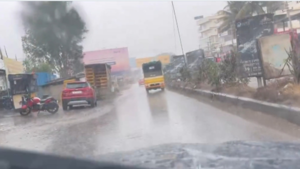 Many Roads Flooded Due Rain In Bengaluru Rain Will Continue Until August 26th Forecast