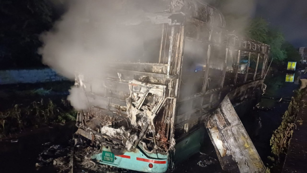 BMTC Non AC Electric Bus Caught Fire No One Hurt In Accident