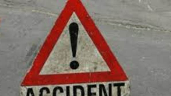 Car Hit to lorry on National Highway 13 two death on the spot near Chitradurga