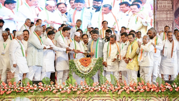Netizens Linkes Ramachari Kannada Movie And Congress BJP-JDS Mysuru Rally