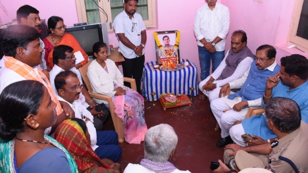 G Parameshwara Announced Rs 50 Lakh Compensation Given to PSI Parshuram Family G Parameshwara Announced Rs 50 Lakh Compensation Given to PSI Parshuram Family