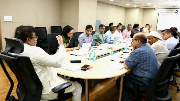 Infra Minister Reviews Railway Projects Focus on Cutting Bengaluru-North Karnataka Travel Time