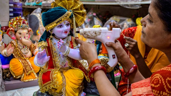 Krishna Janmashtami 2024 Date Auspicious Time Offerings Mode of Worship in kannada