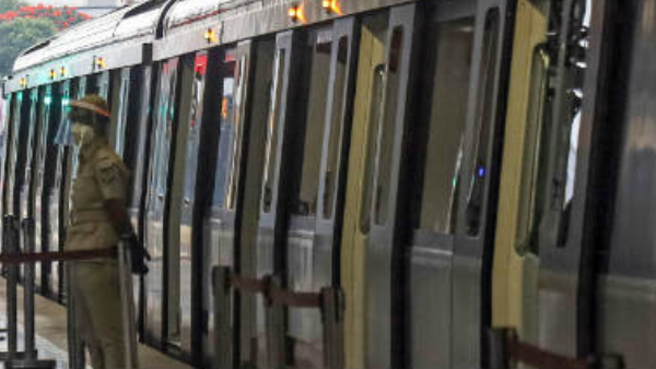Heavy Crowd At Peenya Industry Namma Metro Station