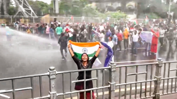 Nabanna protest Thousands of protestors besiege Mamata Banerjee s residence