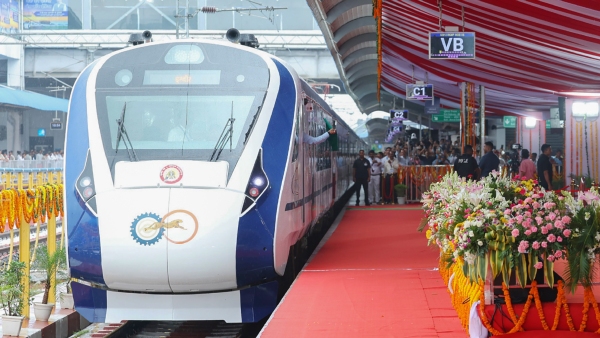 Narendra Modi To Flag Off Vande Bharat Express Between Madurai Bengaluru Schedule