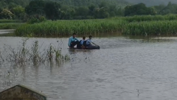 Officials who did not construct bridge on Lake backwater place of Ningapura Students are worried