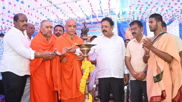 Girls Should Involve Themselves In Nation Building Says Nirmalanandanatha swamiji