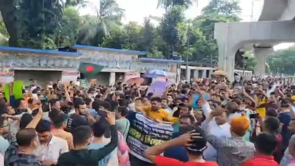 Protest again in Bangladesh Resignation of all Supreme Court judges demanded Protest again in Bangladesh Resignation of all Supreme Court judges demanded