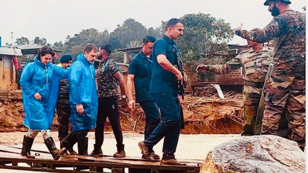 Rahul Gandhi stood in the middle of the terrible floods in Wayanad - Appreciation for the video Rahul Gandhi stood in the middle of the terrible floods in Wayanad - Appreciation for the video