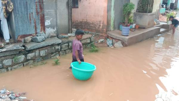 Houses are flooded in Many Parts of Chitradurga district due to heavy rain