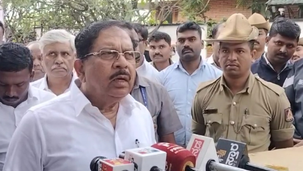 Governor Issued Show Cause Notice to CM Siddaramaiah in Pressure G Parameshwara express Doubt