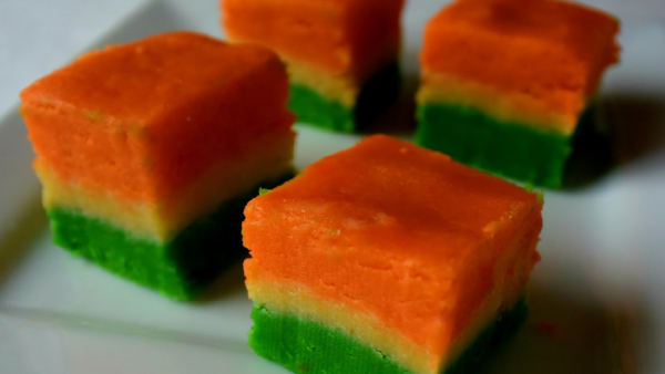 Recipes independence day 2024 special tricolor barfi recipe in kannada