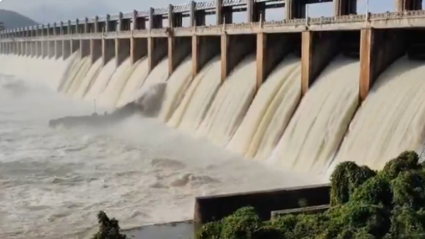 Tungabhadra Dam Why did Minister Zameer Ahmed announce 50 000 to This workers Tungabhadra Dam Why did Minister Zameer Ahmed announce 50 000 to This workers