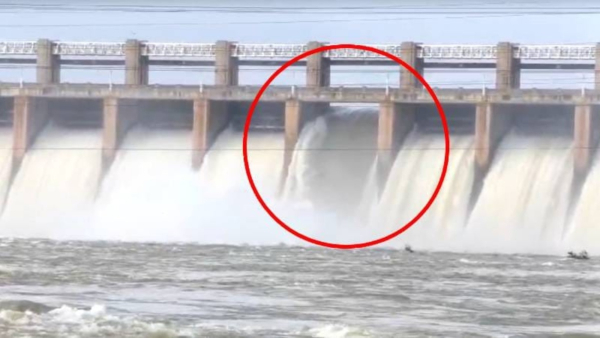 Tungabhadra Dam Releases 150000 Cusecs Water to River Today Flood Alert