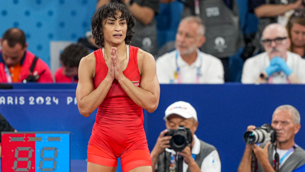 Paris Court Delays Decision on Vinesh Phogat Case Until August 16 Paris Court Delays Decision on Vinesh Phogat Case Until August 16