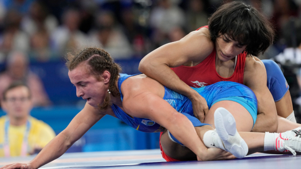 Vinesh Phogat Advances to Olympic Semi-Finals after Defeating Oksana Livach Vinesh Phogat Advances to Olympic Semi-Finals after Defeating Oksana Livach
