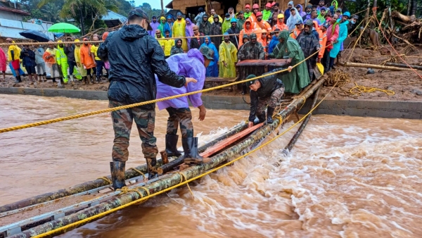 Wayanad landslides Shivamogga s 9th class girl donated for wayanad landslide victims Wayanad landslides Shivamogga s 9th class girl donated for wayanad landslide victims
