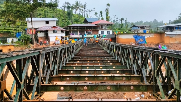 Indian Army Constructs 190-Foot Bailey Bridge in 31 Hours to Connect Landslide-Hit Villages in Wayanad Indian Army Constructs 190-Foot Bailey Bridge in 31 Hours to Connect Landslide-Hit Villages in Wayanad