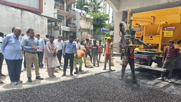 BBMP is Sealing Bengaluru Road Potholes with Modern Jet Patcher Machine