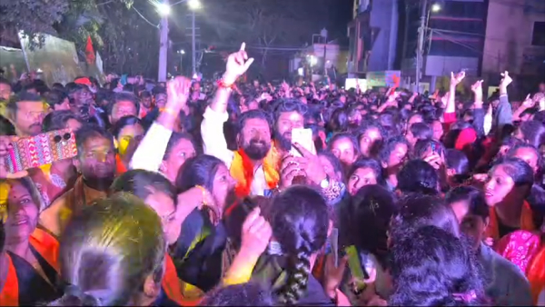 hindu mahasabha ganapati visarjana at chikkamagaluru ct ravi dance with womens video viral