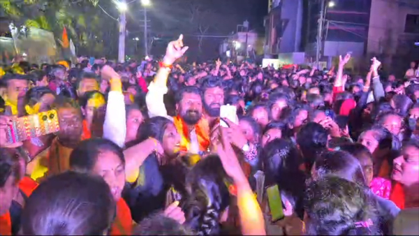 hindu mahasabha ganapati visarjana at chikkamagaluru ct ravi dance with womens video viral