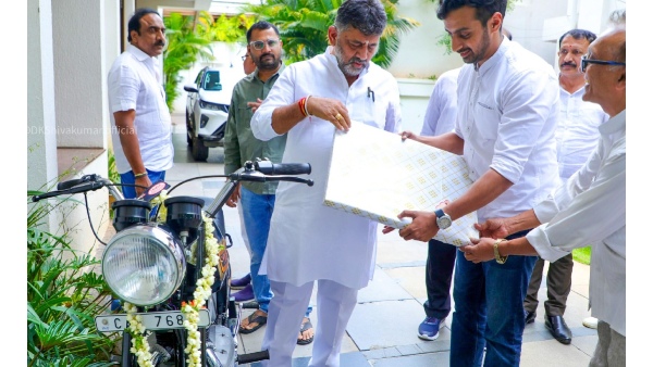 DCM D K Shivakumar shared the old bike photo viral