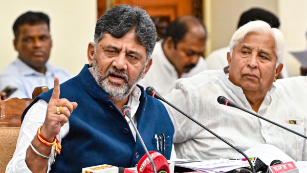 Muda CM Change DK Shivakumar - Parameshwar secret meeting
