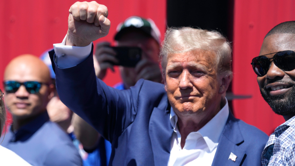 American Intelligence Officers Warned About The Donald Trump Life Threat From Iran