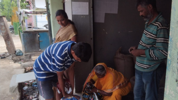 Dr Pushpa Amarnath Warn for fair price shop owner in Kodimole village Dr Pushpa Amarnath Warn for fair price shop owner in Kodimole village