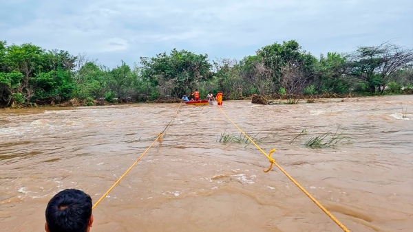 Floods in Andhra Pradesh Telangana due to heavy rain - 35 people died