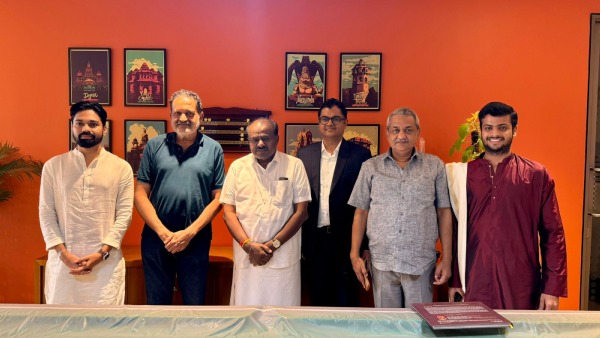 HD Kumaraswamy meets businessman Mohandas Pai Post sharing