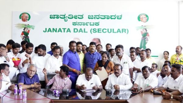 Discussions with businessmen for setting up a large scale industry in Madakashira Says HD Kumaraswamy