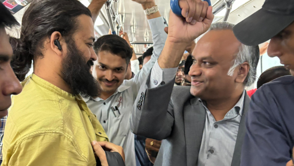 IT amp amp BT Minister Priyank Kharge travel in Namma Metro