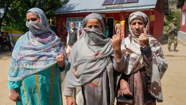 Jammu amp amp Kashmir assembly election phase 1 Voting Concludes