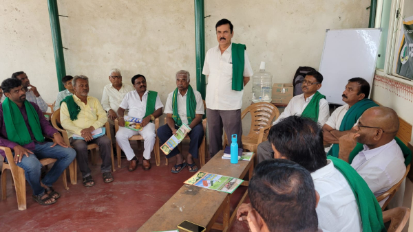 Karnataka farmers demand to follow Telangana model