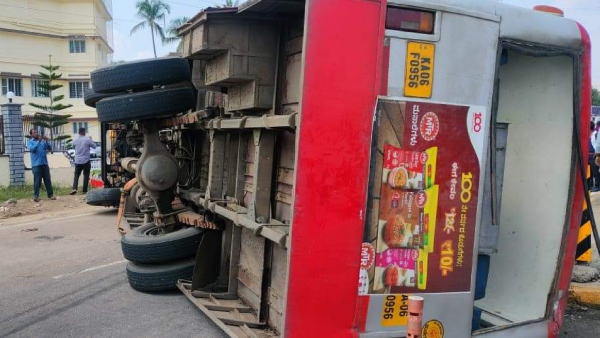 KSRTC Bus Accident near Mandya in Bengaluru-Mysuru Expressway 20 Injured
