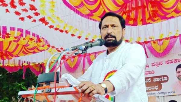 Lakshmana Savadi Said That He Will Support Satish Jarkiholi As Cm Candidate
