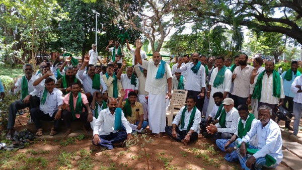 Chamarajanagar And Mysuru Farmers Hold Protest In Front Of CM Residence