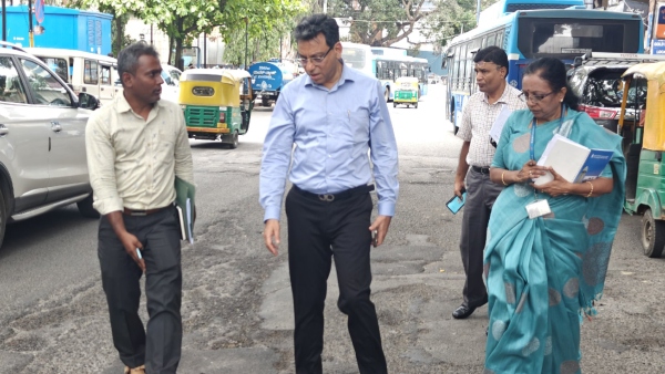 Road Pothole Sealing Work Is In Progress In Bengaluru