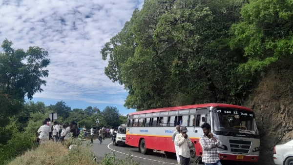 3 Hours traffic jam on Bengaluru-Dindigul National Highway