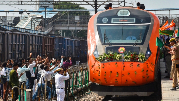Vande Bharat Express Between Hubballi And Pune Demand For Stop At Kudachi