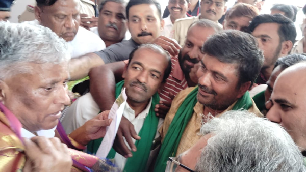Submission Of Claim Letter From Farmers To Central Minister V Somanna
